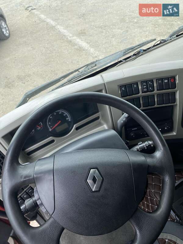 Тягач Renault Premium 2009 в Яворове
