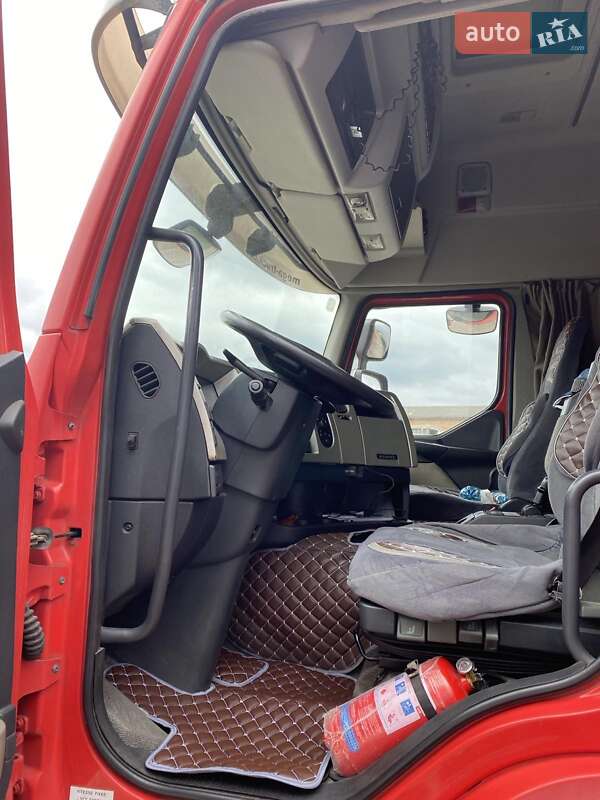 Тягач Renault Premium 2009 в Яворове