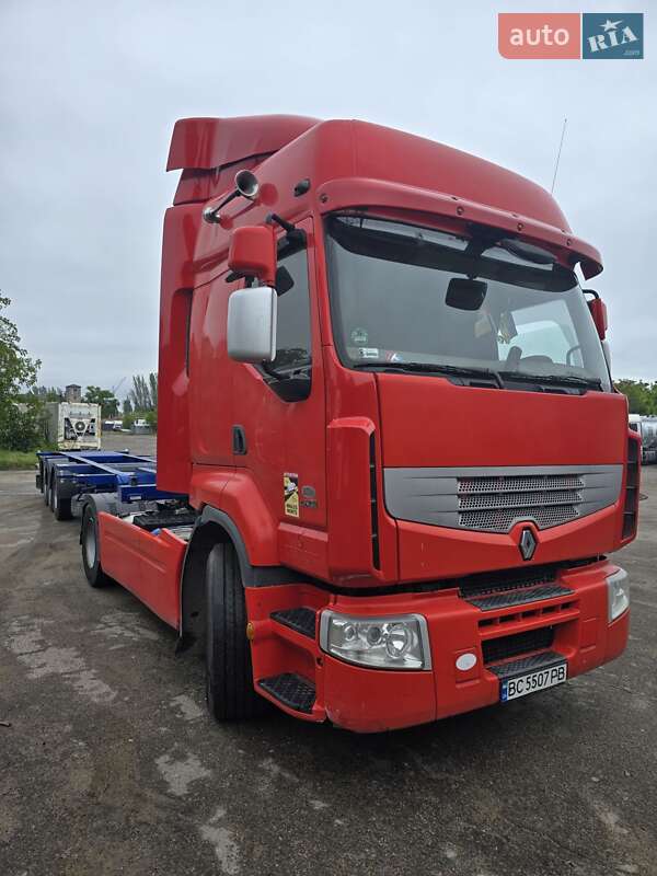 Тягач Renault Premium 2011 в 
