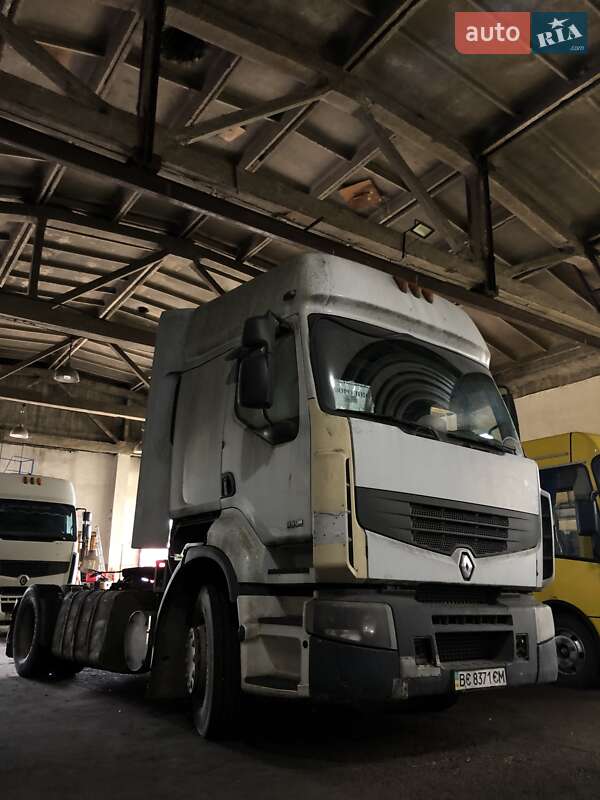 Тягач Renault Premium 2007 в Подрясном