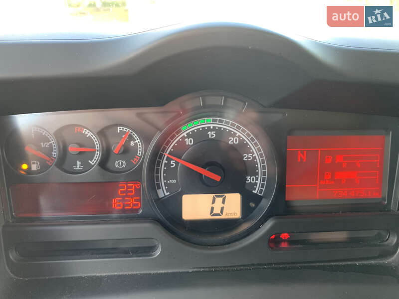 Тягач Renault Premium 2013 в Чутове