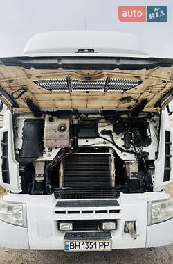 Тягач Renault Premium 2011 в 