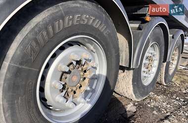Контейнеровоз Renault Premium 2013 в 