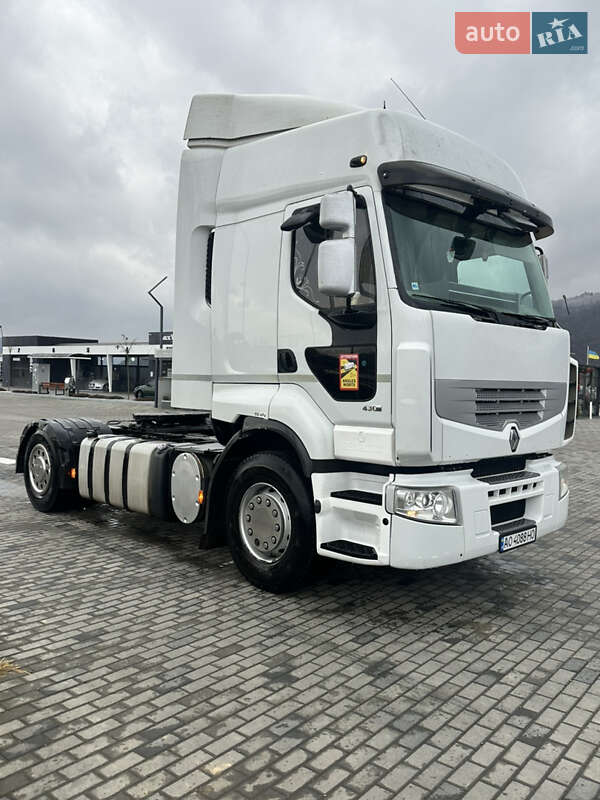 Тягач Renault Premium 2010 в 