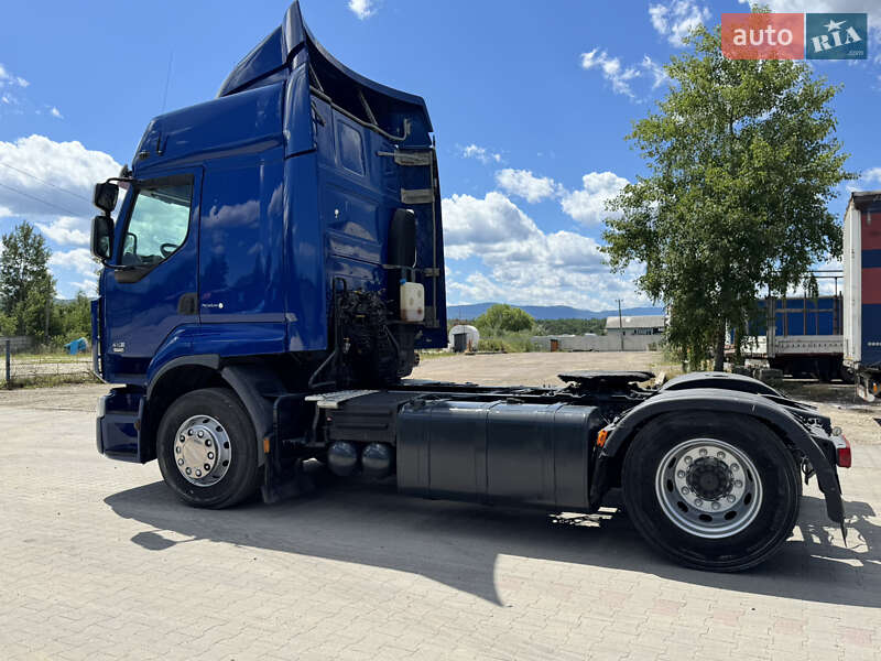 Тягач Renault Premium 2008 в Долине