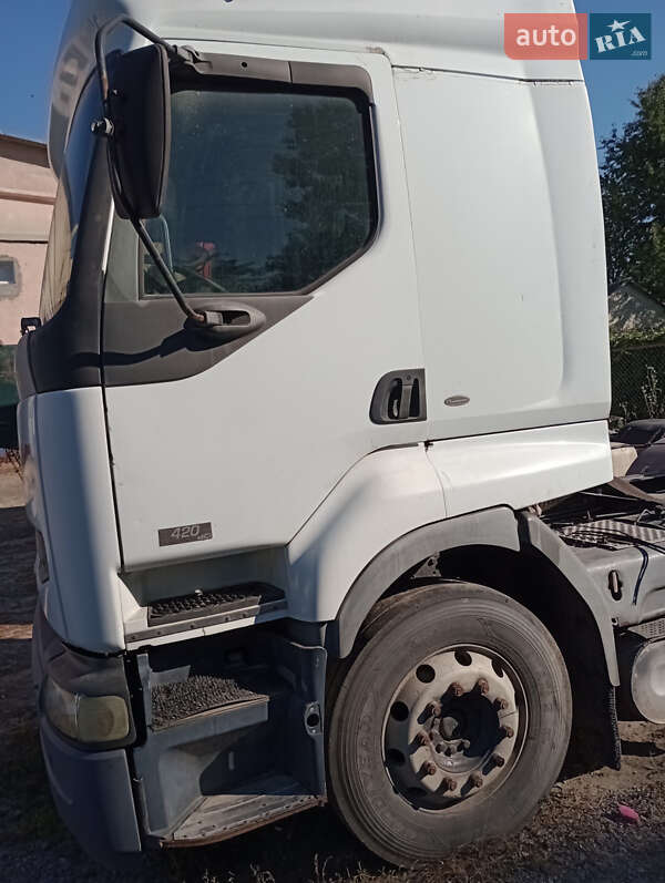 Тягач Renault Premium 2006 в Староконстантинове