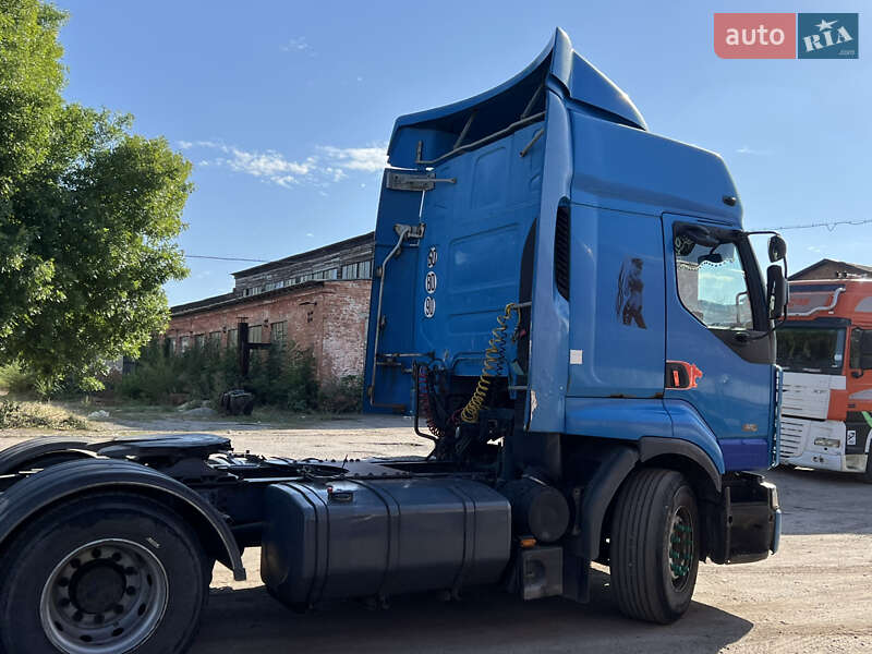 Тягач Renault Premium 2001 в Новомосковске