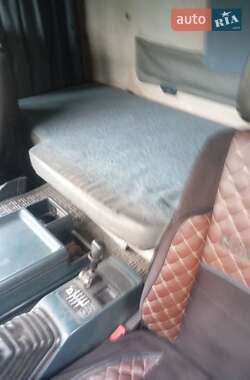 Тягач Renault Premium 2000 в 