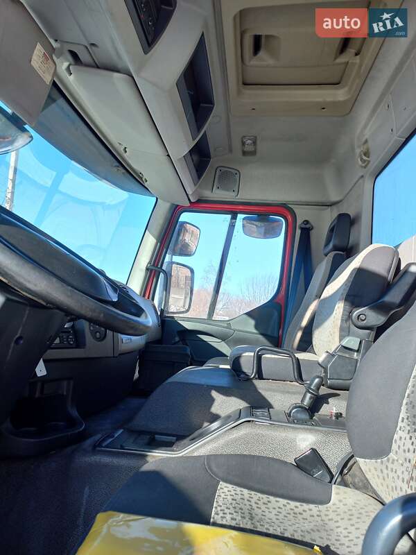 Тягач Renault Premium 2008 в Долине