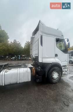 Тягач Renault Premium 2000 в  Тягач Renault Premium 2000 в
