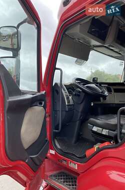 Тягач Renault Premium 2011 в 
