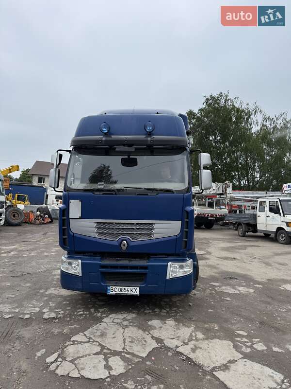 Тягач Renault Premium 2008 в Львове