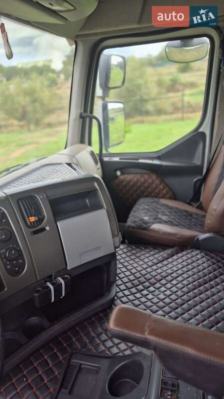 Тягач Renault Premium 2010 в Великому Дальнику