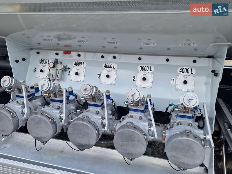 Бензовоз Renault Premium 2013 в Черновцах