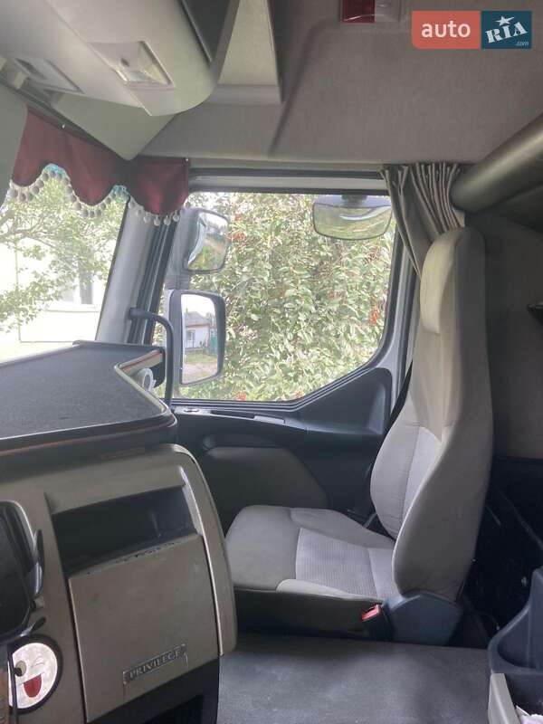 Тягач Renault Premium 2011 в Помошной