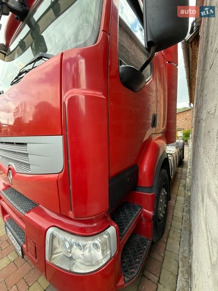 Тягач Renault Premium 2010 в Вишневце