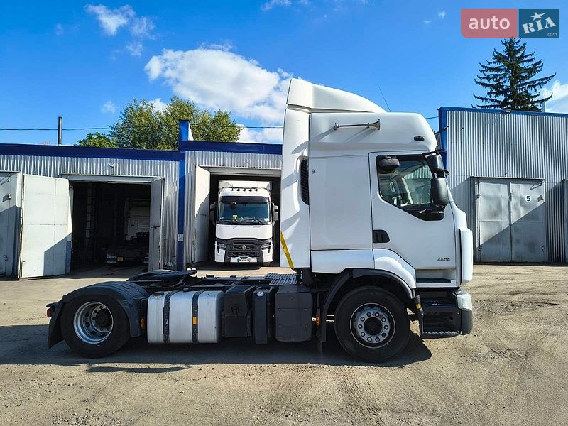 Тягач Renault Premium 2011 в Ровно