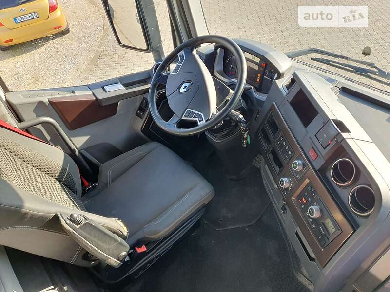 Тягач Renault Range T/T-Series  2015 в Киеве