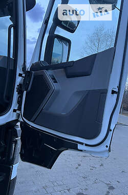 Тягач Renault Range T/T-Series  2015 в 