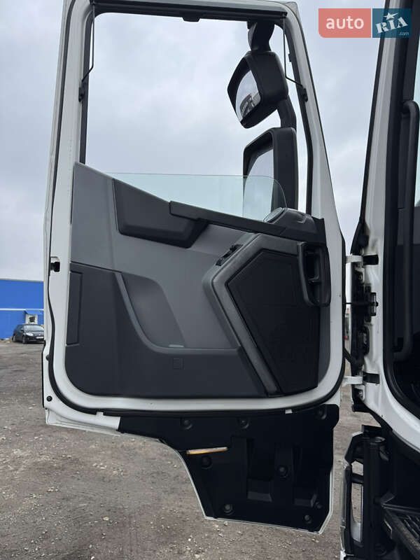 Тягач Renault Range T/T-Series  2015 в Києві