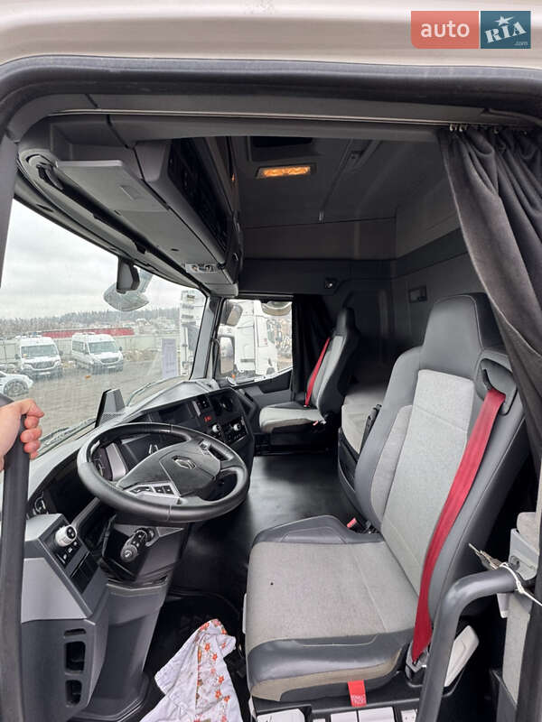 Тягач Renault Range T/T-Series  2015 в Києві