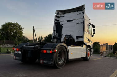 Тягач Renault Range T/T-Series  2015 в 