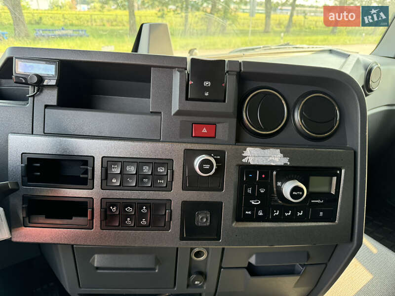Тягач Renault Range T/T-Series  2015 в Чернівцях