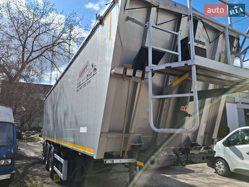 Зерновоз Renault Range T/T-Series  2014 в Києві
