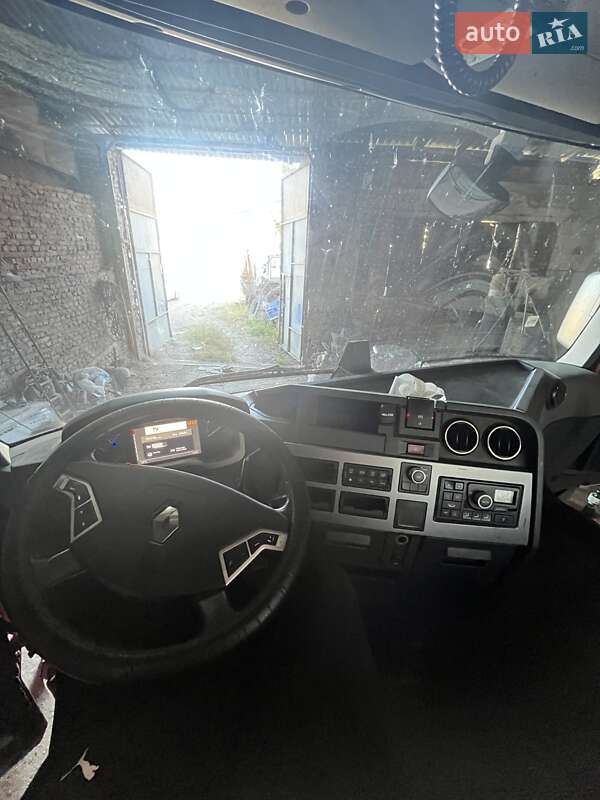 Тягач Renault Range T/T-Series  2015 в Ромнах