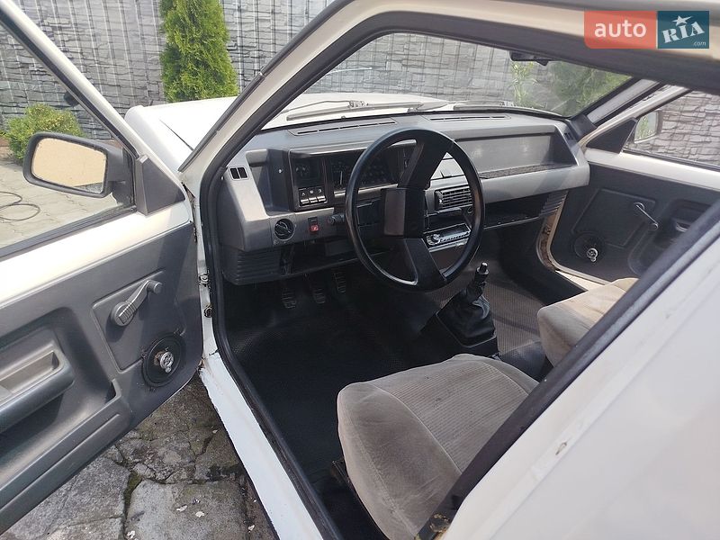 Грузовой фургон Renault Rapid 1992 в Ровно
