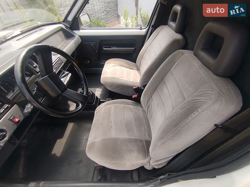 Грузовой фургон Renault Rapid 1992 в Ровно