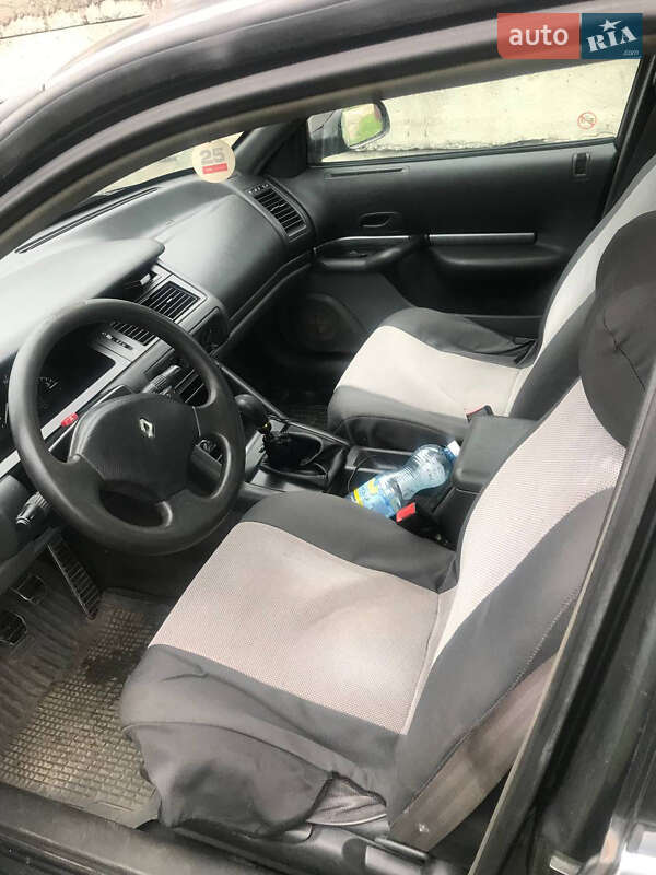 Лифтбек Renault Safrane 1993 в Виннице