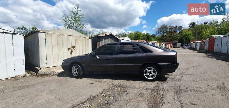 Лифтбек Renault Safrane 1992 в Виннице