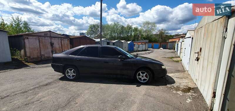 Лифтбек Renault Safrane 1992 в Виннице