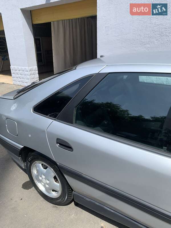 Ліфтбек Renault Safrane 1994 в Чорноморську