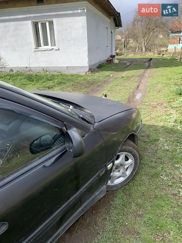 Renault Safrane 1994
