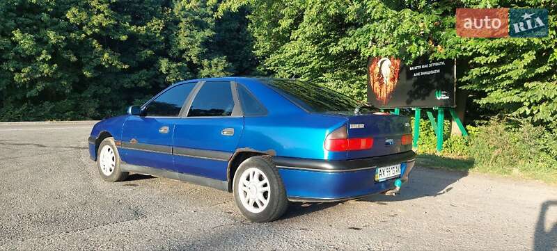 Ліфтбек Renault Safrane 1998 в Луці-Мелешківській