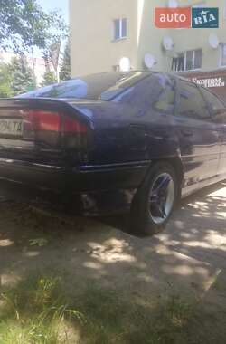 Ліфтбек Renault Safrane 1993 в Новояворівську