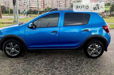 Хэтчбек Renault Sandero StepWay 2015 в Запорожье