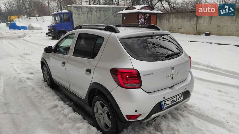 Хэтчбек Renault Sandero StepWay 2018 в Львове