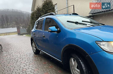 Внедорожник / Кроссовер Renault Sandero StepWay 2014 в Тячеве