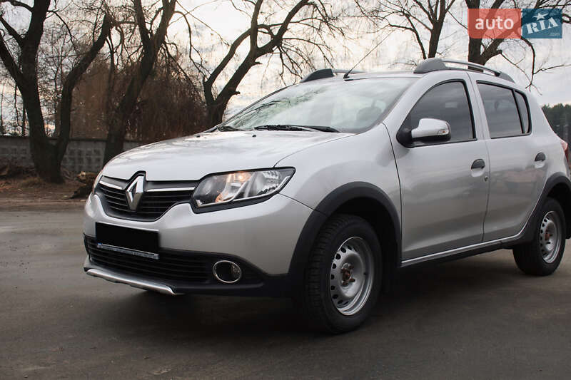 Внедорожник / Кроссовер Renault Sandero StepWay 2014 в Киеве