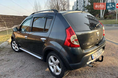 Позашляховик / Кросовер Renault Sandero StepWay 2010 в Києві