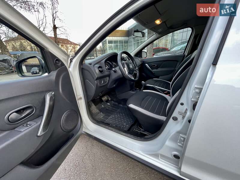 Хэтчбек Renault Sandero StepWay 2017 в Киеве
