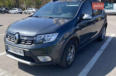 Хэтчбек Renault Sandero StepWay 2018 в 