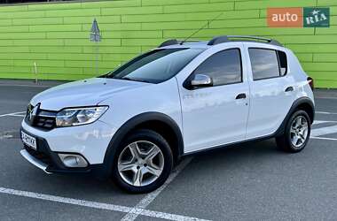 Хэтчбек Renault Sandero StepWay 2021 в 