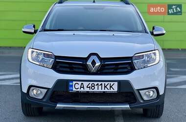 Хэтчбек Renault Sandero StepWay 2021 в 