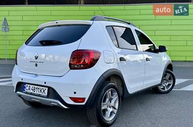 Хэтчбек Renault Sandero StepWay 2021 в 