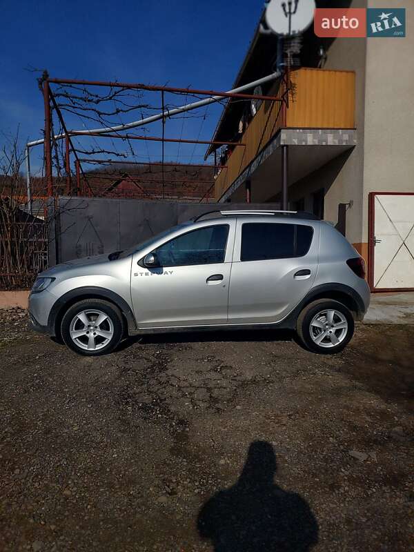 Хетчбек Renault Sandero StepWay 2016 в Мукачевому