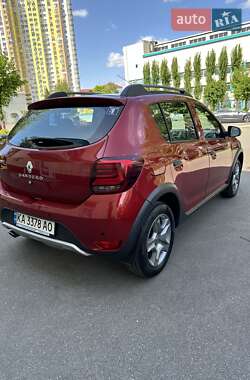 Хэтчбек Renault Sandero StepWay 2020 в 